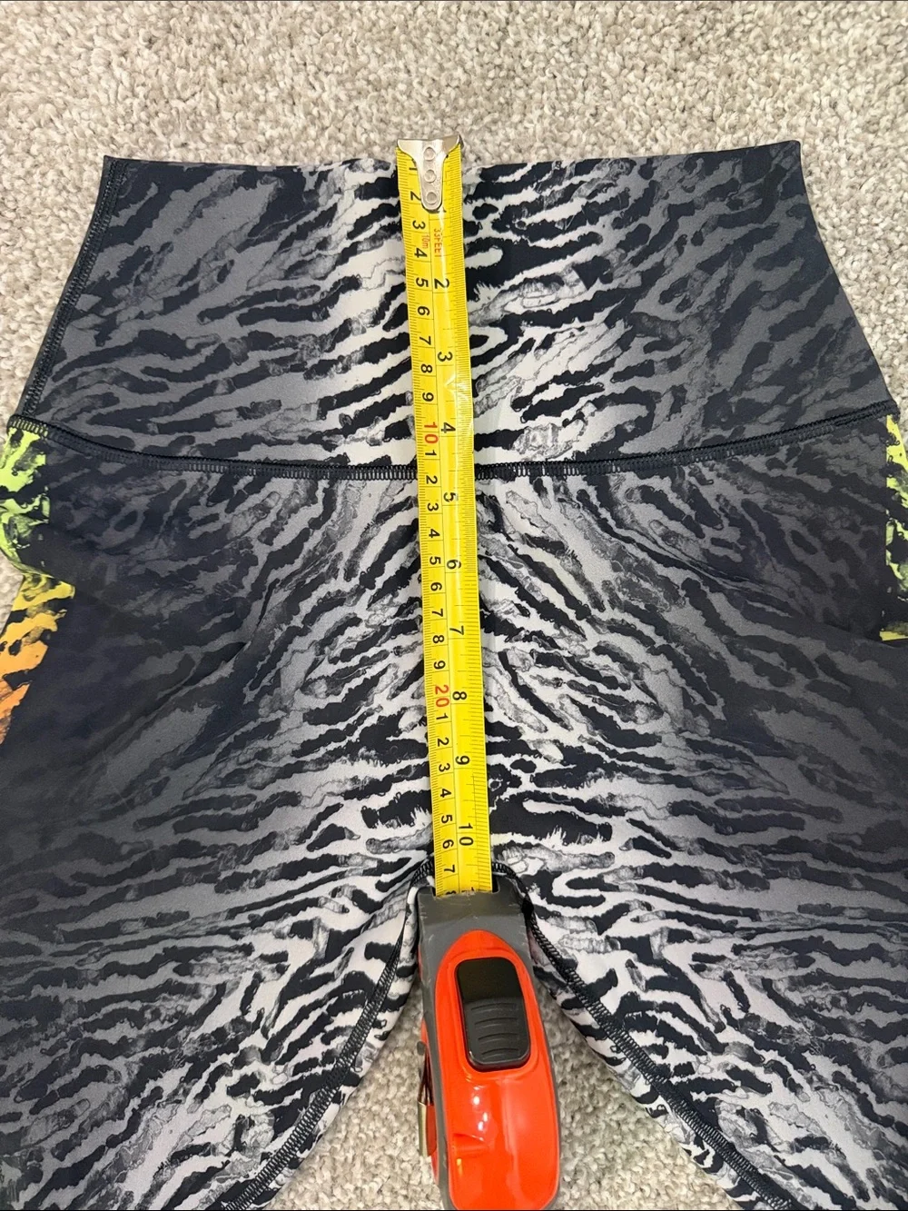 ALO Yoga Vapor High Waist Zebra Tiger Print Leggings Neon Rainbow Stripe